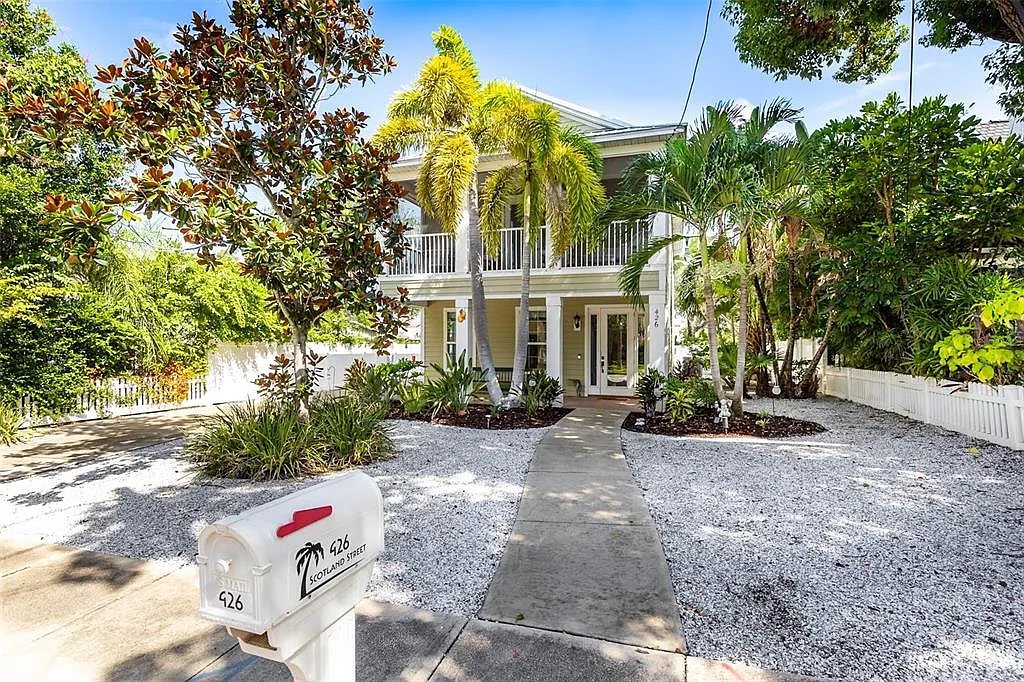 Front garden and entrance at Scotland Palms